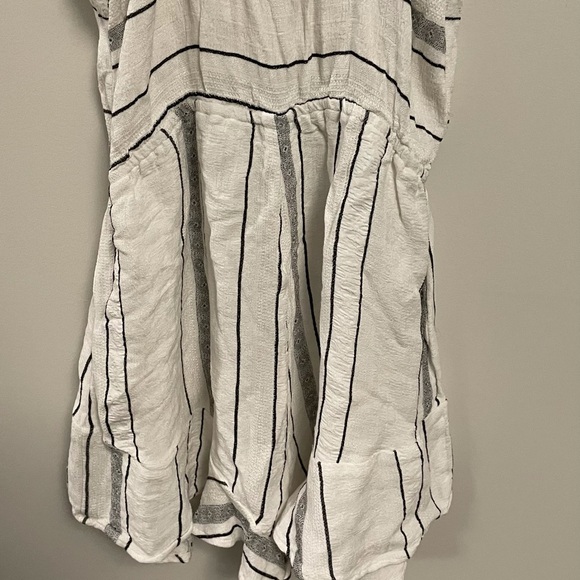 Saltwater luxe romper with front cutout - Picture 4 of 4